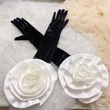 Elegant flower velvet gloves